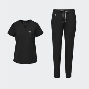 FIGS Women's Black Scrub Set size SMALL